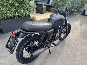 Brixton BX 125X Motorrad Bild 6