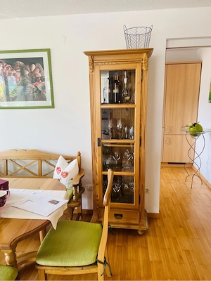 Neue Essecke mit 2 Bänken und 3 Stühlen Bild 4