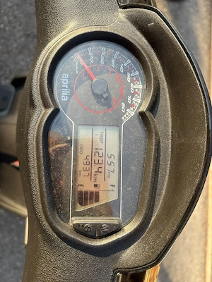 Aprilia SR Motard  Bild 2