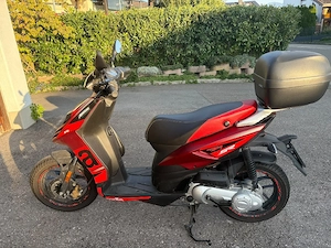 Aprilia SR Motard  Bild 4