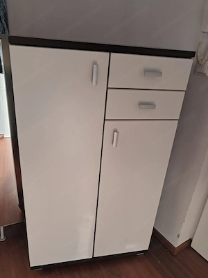 Schöner Garderobenschrank Kästchen 