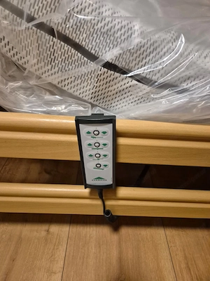 Kranken- Pflegebett in Holzoptik inkl. neuwertiger Matratze Bild 2