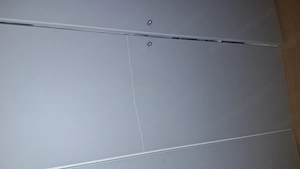 Kleiderkasten Bild 2