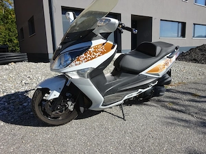Roller Sym 300i, keine Suzuki,Honda,