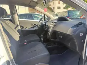 Toyota Yaris Bild 8
