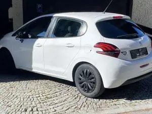 Peugeot 208 Bild 4