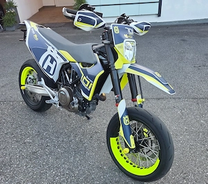 Husqvarna 701 SM 2022, offene Leistung eingetragen, nur 8980 km Bild 4