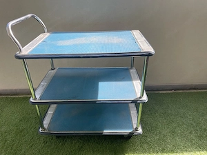 Mehrstöckiger Transportwagen