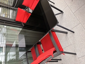 Terassen- Gartentisch + 4 Gartenstühle 