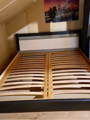 Doppelbett mit 2 Lattenrosten & 2 Nachtkästchen   gepflegt Bild 2