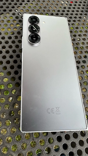 Samsung Galaxy Z Fold6 - SM-F956B DS - Offen für alle Netze (SIM-Free) Bild 3