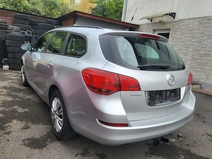 Astra J Kombi ÖAMTC vorgeführt  Bild 10