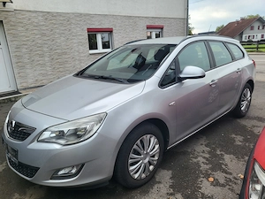 Astra J Kombi ÖAMTC vorgeführt  Bild 2