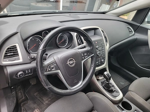 Astra J Kombi ÖAMTC vorgeführt  Bild 9