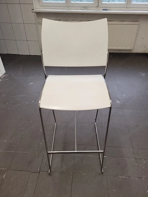 Möbel  Stehtisch,Stühle, Tisch Bild 3