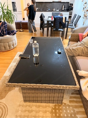Sitzgarnitur mit Tisch Bild 2