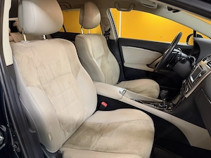 Toyota Avensis 1.8 Automatik NUR 98.000 KM Kombi Bild 6