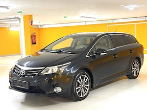 Toyota Avensis 1.8 Automatik NUR 98.000 KM Kombi Bild 2