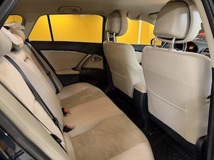 Toyota Avensis 1.8 Automatik NUR 98.000 KM Kombi Bild 7