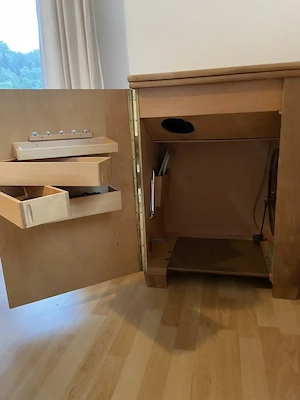 Bernina Nähmaschine mit Schrank  Bild 2