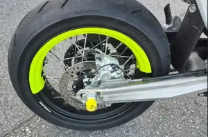 Husqvarna 701 SM 2022, offene Leistung eingetragen, nur 8980 km Bild 4