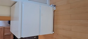 Kleiner Schrank mit Laden