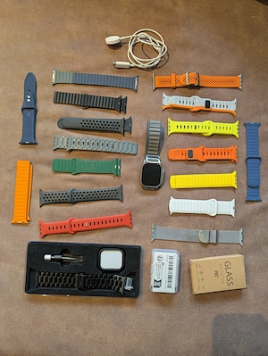 Apple Watch Ultra 2 49 mm Titan + viele Armbänder & Zubehör Bild 2