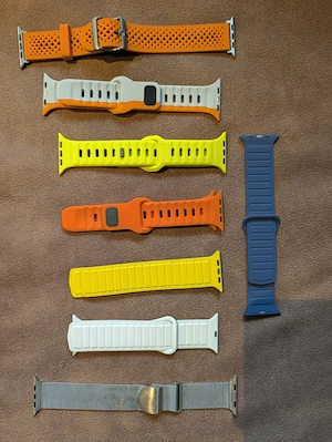Apple Watch Ultra 2 49 mm Titan + viele Armbänder & Zubehör Bild 9