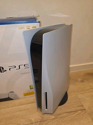 PS5 mit Laufwerk + 4 Spiele + Controller + OVP   in sehr gutem Zustand Bild 2