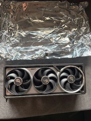 RTX 5090 ROG Astral OC Bild 4
