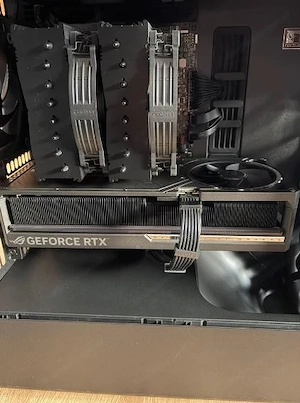 RTX 5090 ROG Astral OC Bild 2