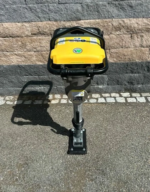 Wacker Neuson AS30e akkubetriebener Grabenverdichter. Bild 2