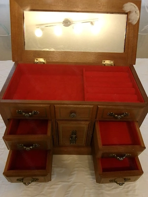 Schmuckkästchen aus Holz Bild 2