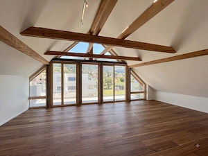 Historischer Flair trifft Moderne, neue 3 Zi-Dachgeschoß-Wohnung im stilvollen Altbau Bild 3
