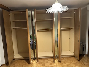 Spiegelschrank Schlafzimmer Schrank zu verschenken  Bild 2