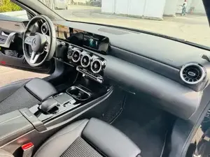 Mercedes A180d Bild 2