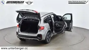 BMW iX1 xDrive30 M Sportpaket // elekt. Anhängerkupplung // Innovations Paket Bild 6