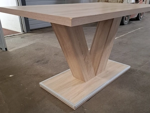 Verkaufe 2 Stk Tische, 135 x 80 cm, 77cm hoch Bild 3