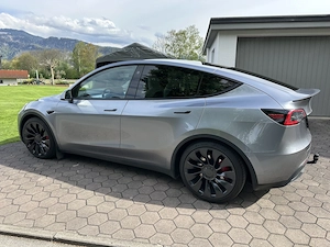 Tesla Y Performance  Bild 4