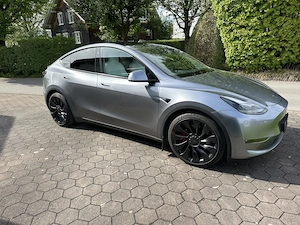 Tesla Y Performance  Bild 2