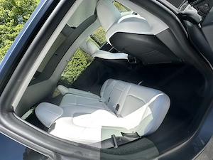 Tesla Y Performance  Bild 10