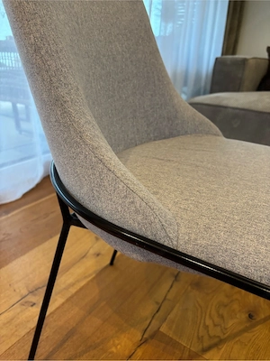 vier Esszimmerstühle Bild 2