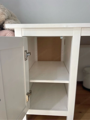 Schreibtisch weiß plus Drehsessel Bild 3