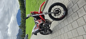 Rieju MRT 50 Replicca Supermoto   BJ 2024   Erst 3.900 km! Top Zustand Bild 2