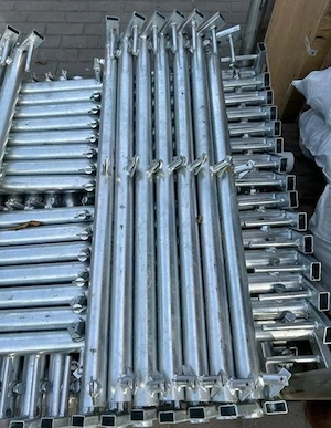 NEUES GEBRAUCHTES GERÜST - Arbeitslänge 15 m, Arbeitshöhe 12,2 m, Arbeitsbereich 207 m . Bild 4