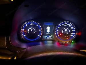 Verkaufe Hyundai i40 Kombi sehr gepflegt Nichtraucher Auto Bild 3