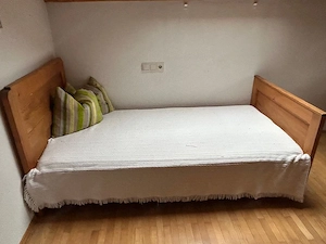 Bett  1,10 x 2 m zu verschenken Bild 2