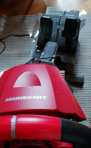Playseat und Nintendo Mario Cart Lenkrad +Pedale  Bild 5