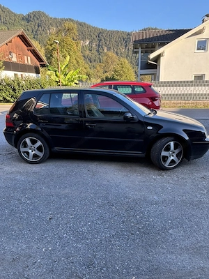 VW Golf IV 1.9 TDI, 90 PS   Bj. 2001 Bild 3
