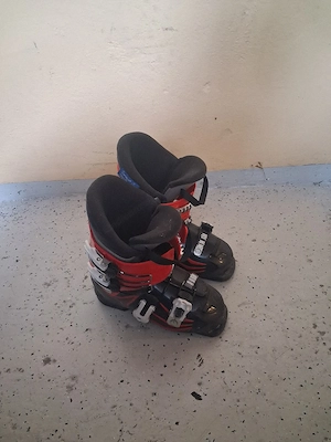 Kinderskischuhe Schwarz Rot   247 mm Sohlenlänge   4 Schnallen Bild 3